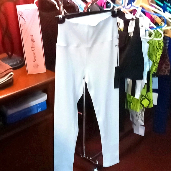 Carbon38 Ribbed Regular Rise 7/8 Legging-White - Picture 1 of 12